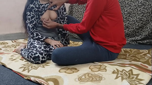 Slim aunty gets stretched by a thick cock with clear Hindi moans