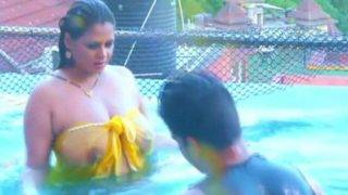 Peeping Tom – Desi Sexy Films – Episode 3 – Hot & Naughty Peek