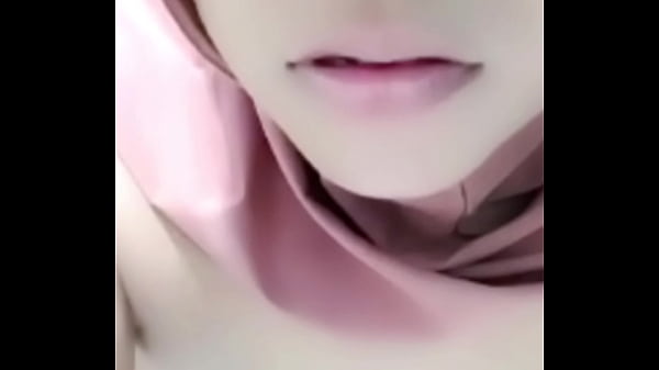 Biarin aja memekku yang gatel ini makin basah, pengen banget digenjot keras.