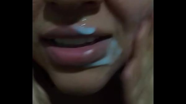 Ya no, porfavor para!! Esa culona provocando a los amigos del novio, se la meten en el culo en plena casa