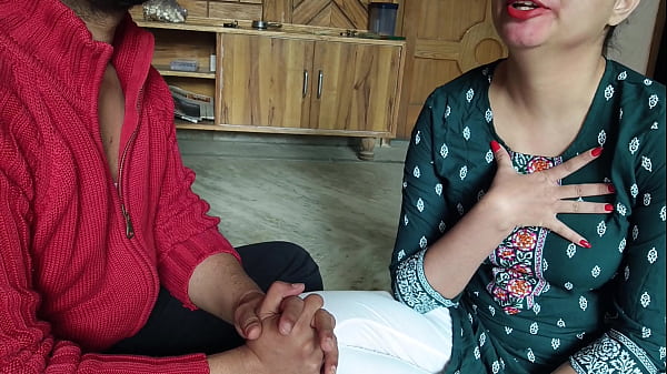 Desi Indian college girlfriend getting fucked in Oyo with dirty Hindi moans
