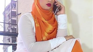 Salma, that hot Muslim slut, fucking her friend with nasty Hindi moans