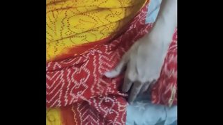 Indian hot sari aunty gets rammed hard by a young stud