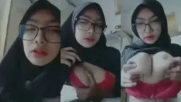 NADIRA si Tobrut, hijab hitam, BH merah bikin panas
