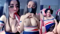 Rosalinda si cantik nakal, toket montok bikin makin liar.