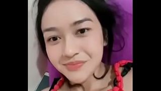 Cewek perawan Indonesia live IG, siap menggoda dengan pandangan nakal dan bibir basah yang bikin kamu nggak bisa berhenti nonton.